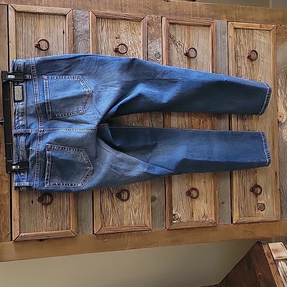 Earl Jeans floral/hummingbird embroidery 8 petite - Picture 2 of 11